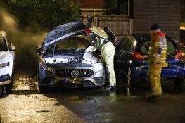 Groot politieonderzoek bij autobrand in Almere