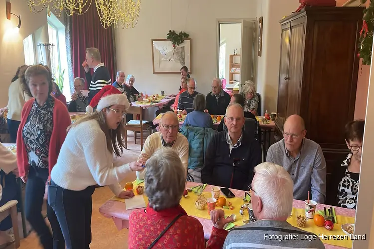 Kerstbrunch door Almeerse Vrijmetselaars voor Mensen met Afasie