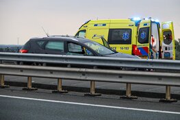 Auto tegen vangrail Stichtse Brug gereden