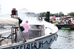 Zomerse beach vibes en waterplezier tijdens Almere Floats