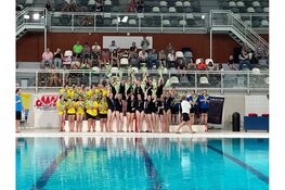 Opnieuw een gouden triomf voor synchroonzwemteam watervrienden Almere