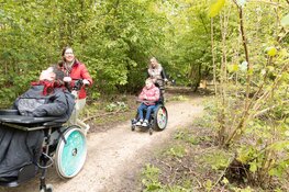 Bijzondere natuurwandeling voor minder mobiele Almeerders in het vroege vogelbos