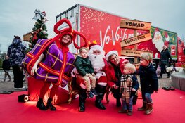 Groot feest bij Vomar Filmwijk met de Kersttruck vol gratis kerstpakketten en sneeuw