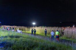 Hulpdiensten zeer groots ingezet voor voertuig te water op Gooimeer