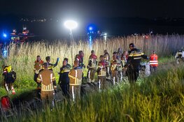 Hulpdiensten zeer groots ingezet voor voertuig te water op Gooimeer
