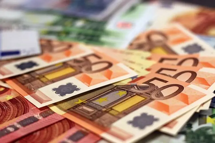 Almeerders kunnen na de zomer op vier locaties terecht met vragen over hun financiële situatie