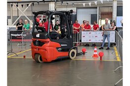 Tomasz Gajek van Voestalpine is beste heftruckchauffeur van Nederland 2025