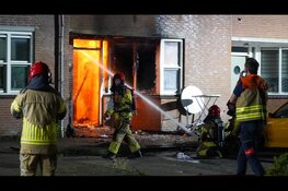 Brand na flinke explosie in woning Almere
