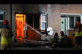 Brand na flinke explosie in woning Almere