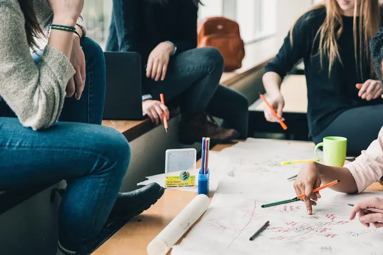 Balans vinden tussen werk en een mba: tips en strategieën