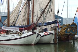 Ontdek de vrijheid van het water: een dagje zeilen met De Muider Compagnie, vlak bij Almere