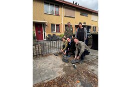 Eerste kabelgoottegel geplaatst uit proef elektrisch laden uit de eigen meterkast