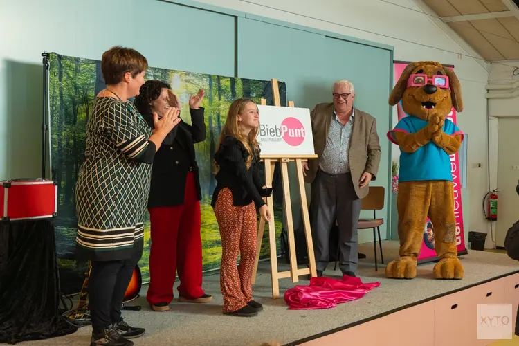 De Nieuwe Bibliotheek opent eerste kleinschalige BiebPunt midden in de wijk