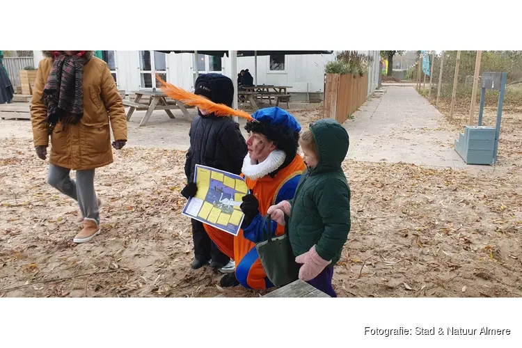 Strandhuis van Sinterklaas op het Almeerderstrand