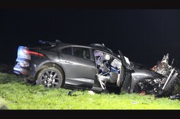 Dode en zwaargewonden na frontale botsing op N701