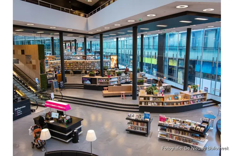 Kleurrijke Biebwalk markeert 50 jaar De Nieuwe Bibliotheek