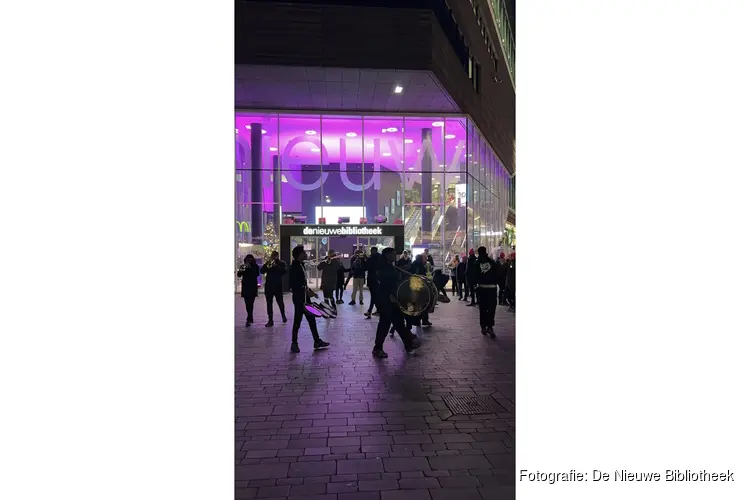 Kleurrijke Biebwalk markeert 50 jaar De Nieuwe Bibliotheek