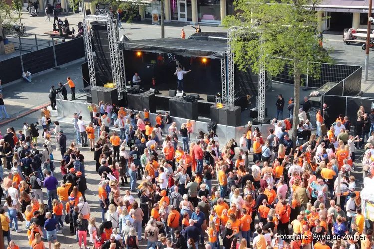 Koningsnacht en Koningsdag in Almere Centrum