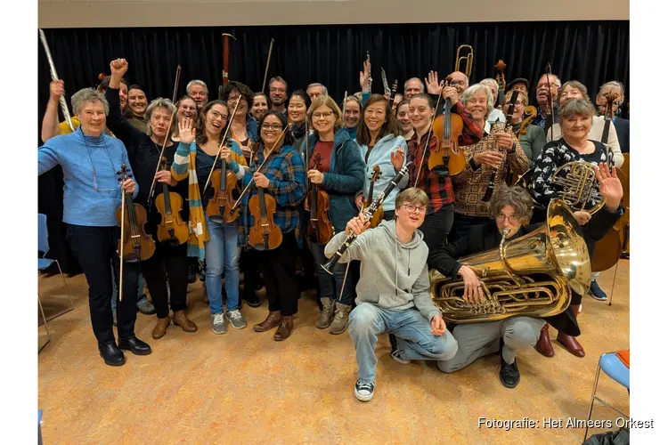Het Almeers Orkest viert 50 jaar Almere met feestelijk zomerconcert