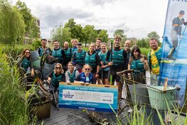 Enorme opbrengst in Almere: Clean up on Tour vist 435 kilo afval uit het water tijdens Dutch Water Week