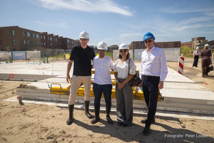 Feestelijk startsein voor de bouw van New Brooklyn Bridge in Almere