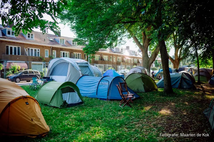 Vakantiegevoel om de hoek: De Buurtcamping strijkt neer in het Almere Beatrixpark