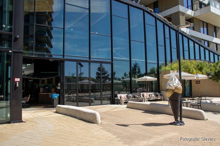 Clevers opent nieuwe IJsbar in Almere DUIN