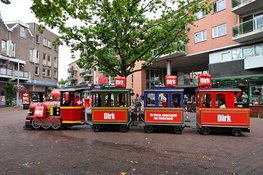Derde Dirk-supermarkt in Almere opent met volop voordeel