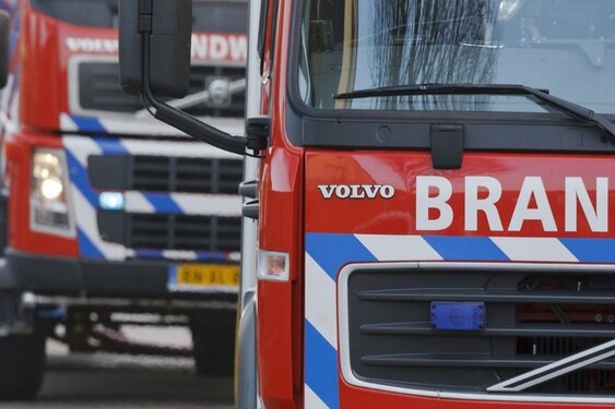 Caravan verwoest door brand in Muziekwijk