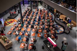 Test je taalgevoel tijdens de 22e editie van het Almeers Dictee