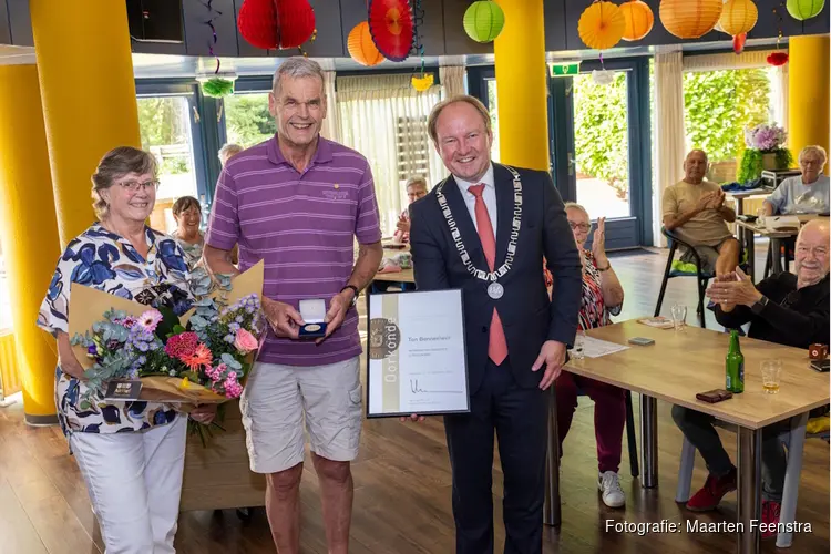 Erepenning van Almere voor Ton Bennemeer