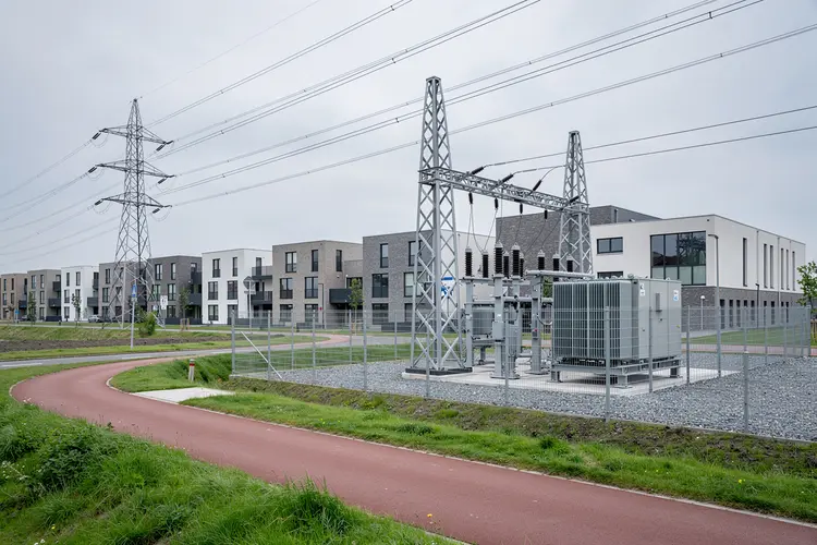 Almere geeft scholen voorrang bij schaarste op stroomnet