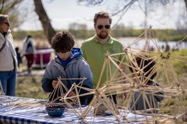 Almeerderstrand verandert in openluchtlaboratorium tijdens strand vol wetenschap