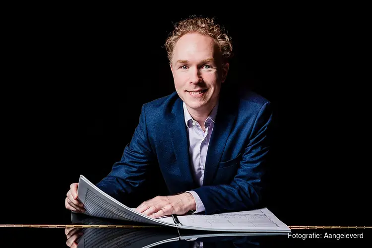 Ralph van Raat neemt publiek mee langs de planeten