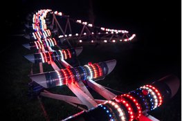 Alluminous opent vijfde editie:
tien avonden vol licht, kunst, technologie en ontmoeting rond het Weerwater