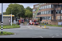 Uitslaande brand in leegstaand pand aan De Paal in Almere Haven