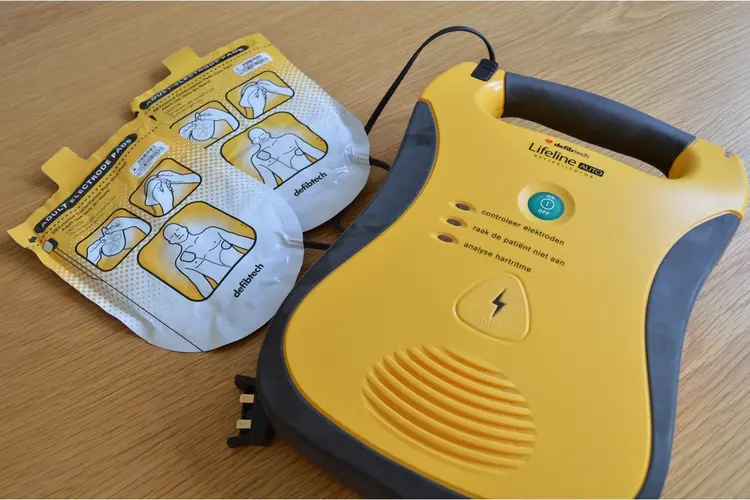 Zes missers met de AED in je Almeerse winkel of bedrijfspand