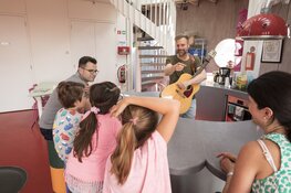 Ontdek Het Klokhuis met de zingende gids