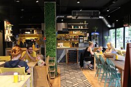 Vegetarisch lunchcafé The Black Cockatoo opent in Almere Centrum
