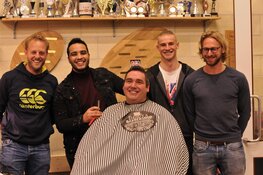 Rugby vereniging laat de snor staan voor het goede doel