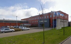 Vakbond en Tweede Kamer willen maatregelen tegen gevangenisparty&#39;s